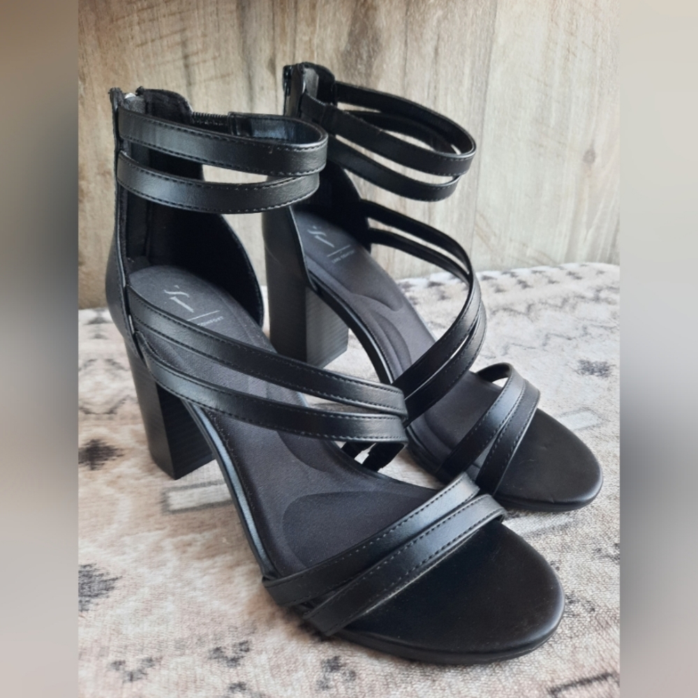 COMFORT LUXE CUSHION Simply Vera VERA WANG Sz 6.5 Block Heel Zip Up Back COMFY!